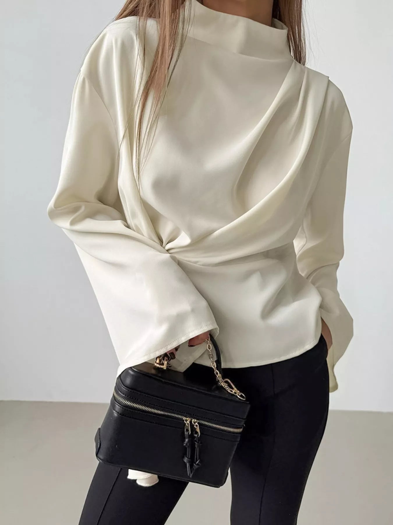 Ruched Mock Neck Long Sleeve Blosue