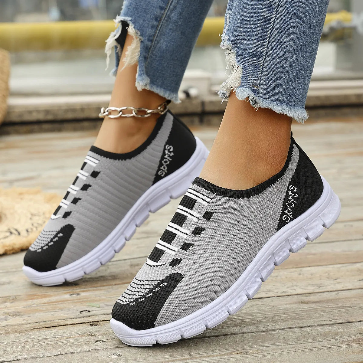 Breathable Mesh Round Toe Sneakers