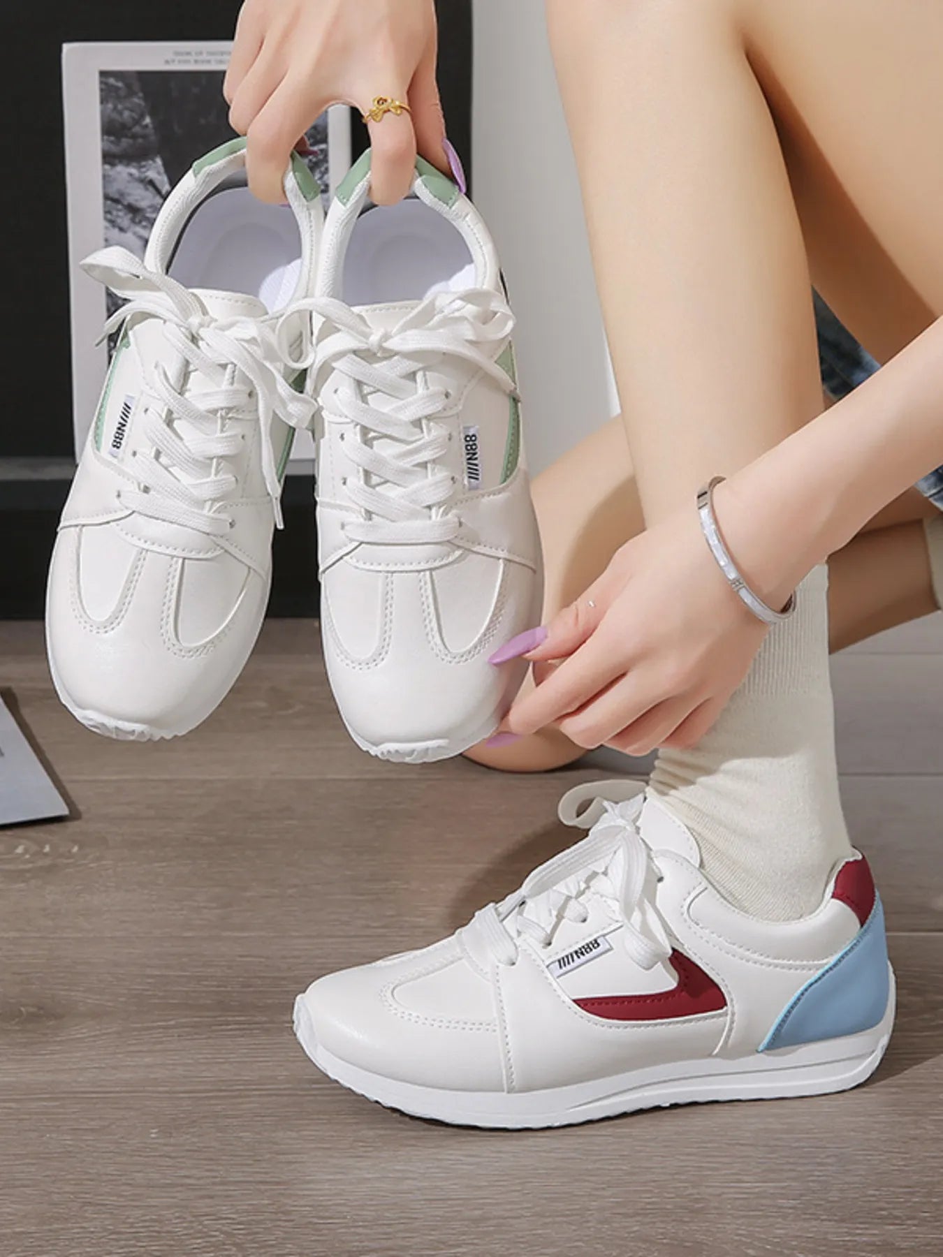 Round Toe Contrast Sneakers
